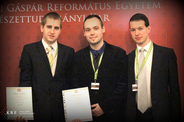 OTDK fal előtt készült képek